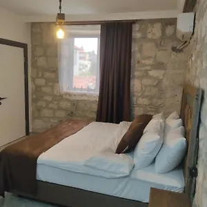 Otel Chakra Vourla, Urla